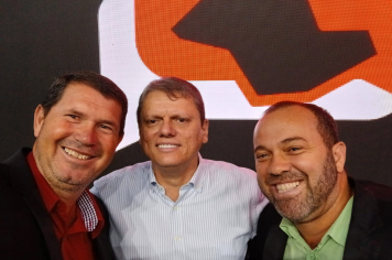 PREFEITO BILL E VICE ALFREDO ARTICULAM RECURSOS PARA FERNÃO EM REUNIÃO COM O GOVERNO ESTADUAL
