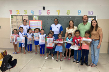 Entrega dos Kits Escolares na EMEF Profª Maria do Carmo da Silva Julião
